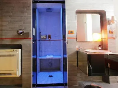 Orange Hotel Rome 4*,